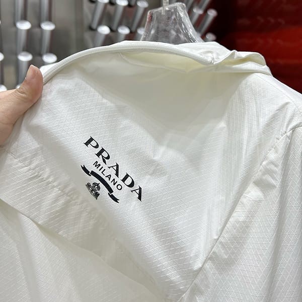 《大人気》プラダ Re-Nylon ウィンドブレーカー ジャケット レプリカ puy90009